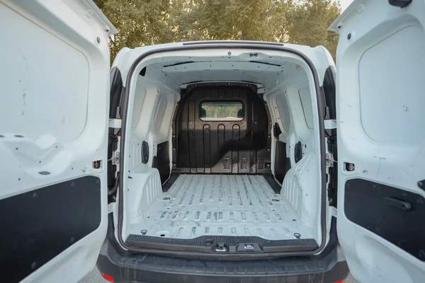 Renault Dokker Delivery Van | GCC Specs | Ref#R32766