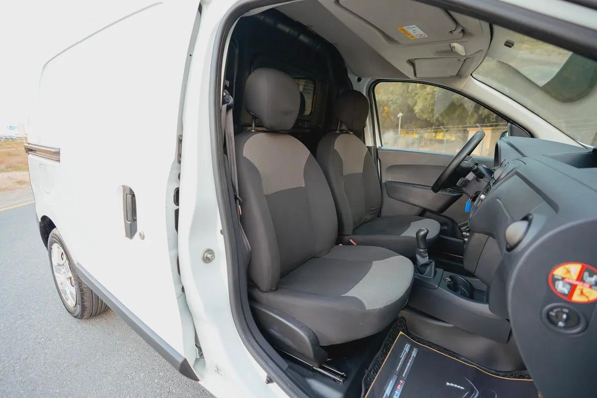 Renault Dokker Delivery Van | GCC Specs | Ref#R32766-9-9