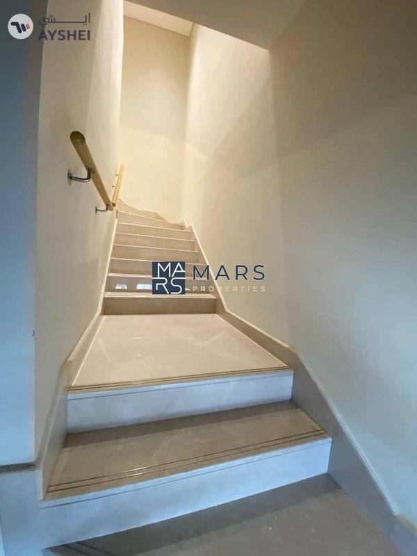 READY TO MOVE l 3 BED BIG LAYOUT | CORNER