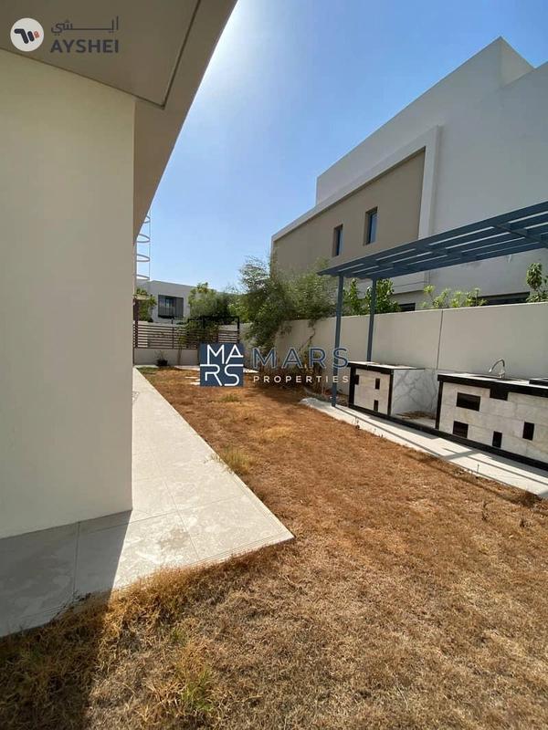 READY TO MOVE l 3 BED BIG LAYOUT | CORNER