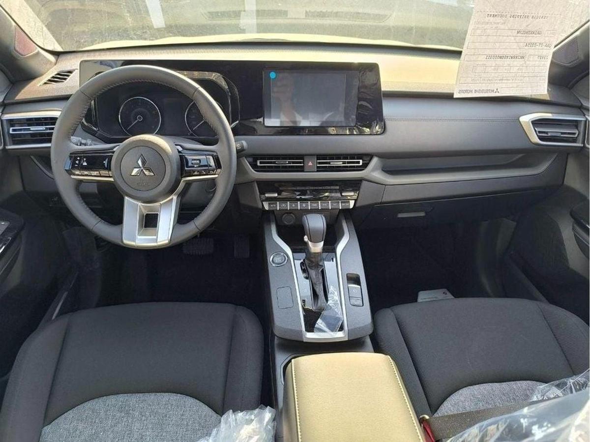 Mitsubishi Xforce Mitsubishi XFORCE H-LINE 1.5L SUV FWD 5Doors-7-7
