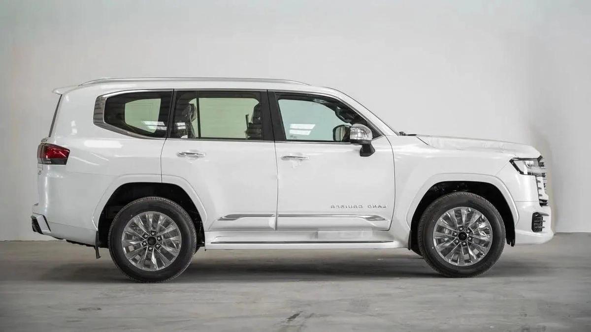 Toyota Land Cruiser LAND cruiser VXR 3.5 petrol 2026-3-3