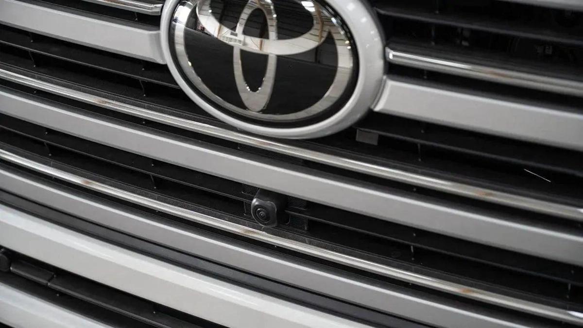 Toyota Land Cruiser LAND cruiser VXR 3.5 petrol 2026-5-5