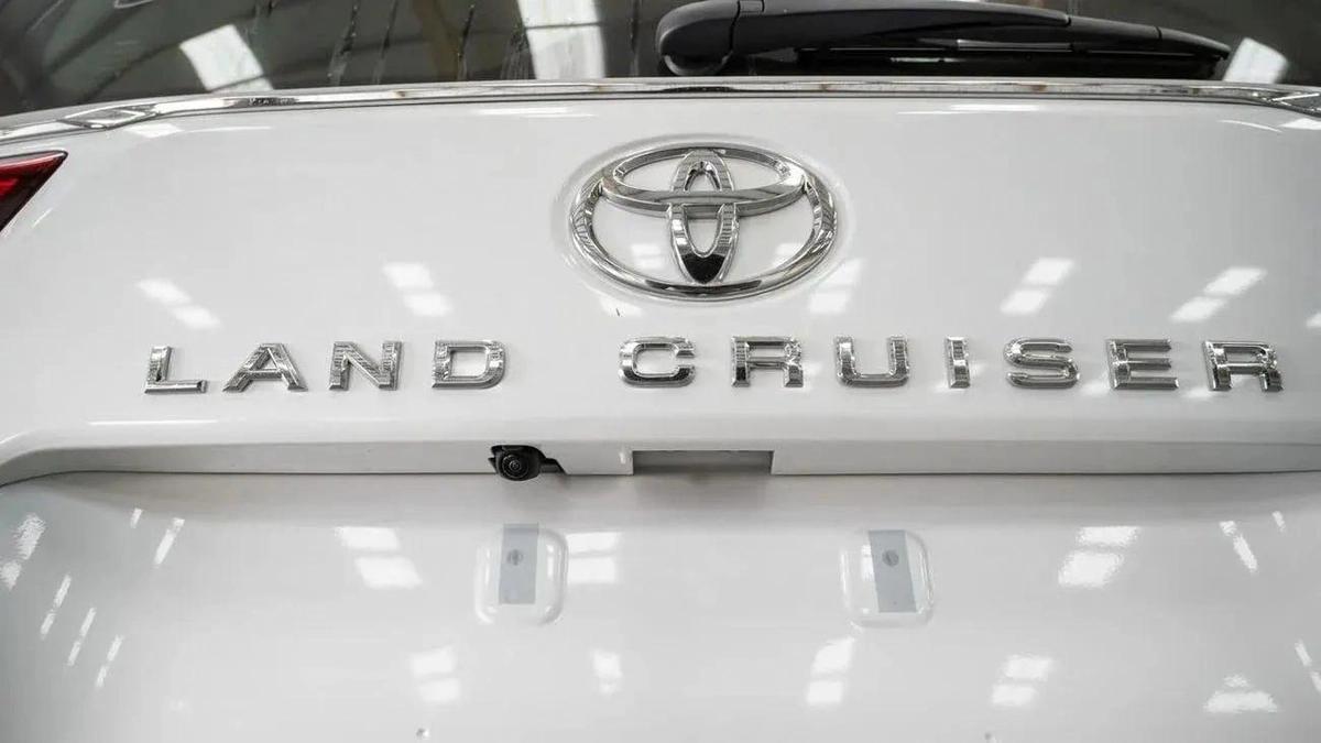 Toyota Land Cruiser LAND cruiser VXR 3.5 petrol 2026-9-9