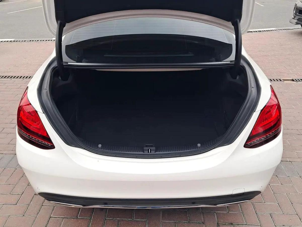 Mercedes C200 Gcc Specs Single Owner 100% Original Paint With Full Body PPF Very Well Maintained-2-2