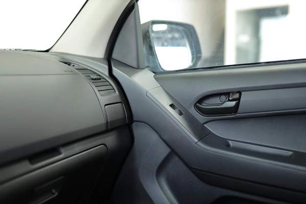 ISUZU D-MAX 1.9L 4X2 MODEL 2025 GCC SPECS