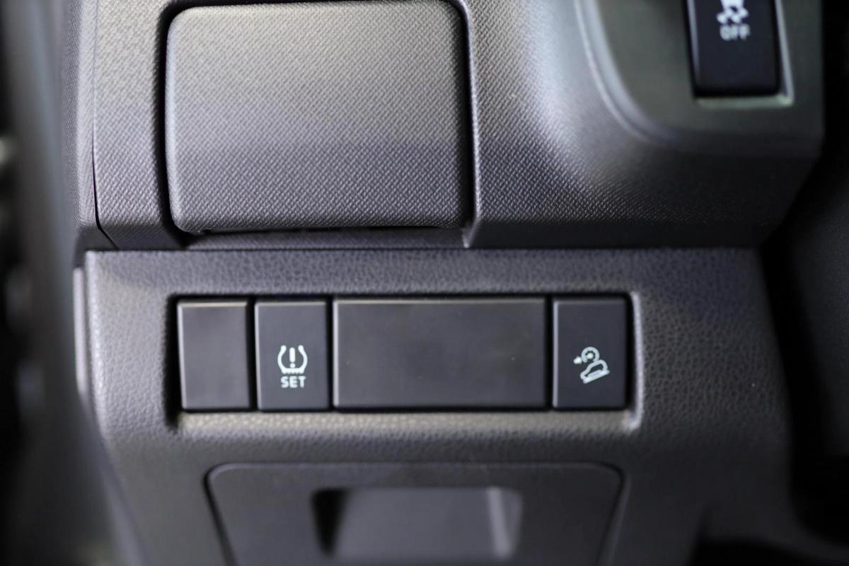 ISUZU D-MAX 1.9L 4X2 MODEL 2025 GCC SPECS-15-15