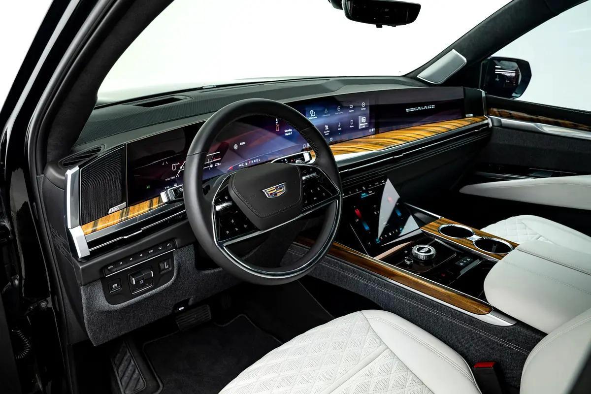 2025 CADILLAC ESCALADE 600 PLATINUM SPORT | GCC MAIN DEALER WARRANTY AND SERVICE| AKG PREMIUM AUDIO-1-1