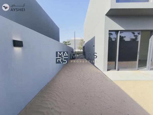 BRAND NEW SINGLE ROW END UNIT 3BHK BIGGEST LAYOUT