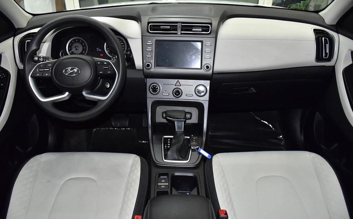 Hyundai Creta ( 2024 Model ) in White Color GCC Specs-4-4