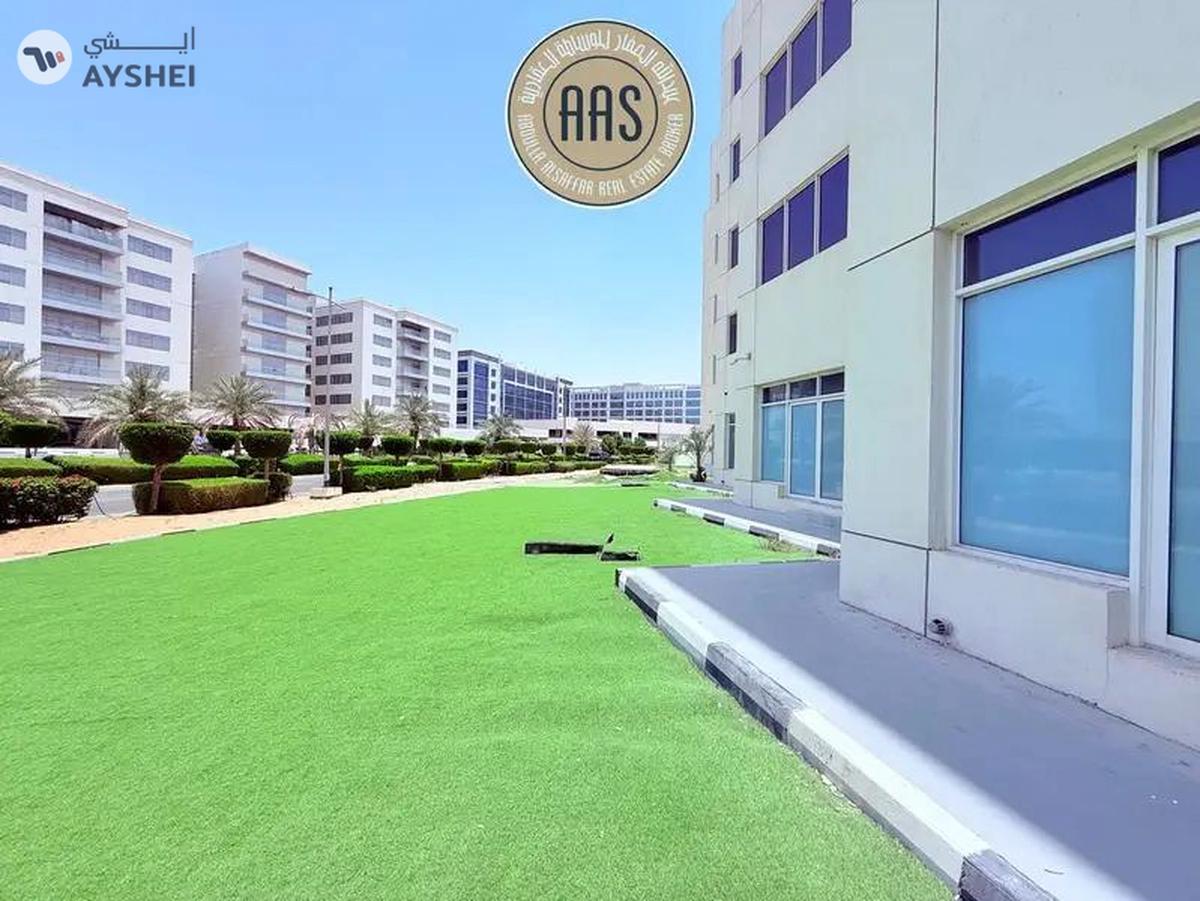 Ready to move spacious shop for rent with dewa wife free in dip 1 Dubai-0-0