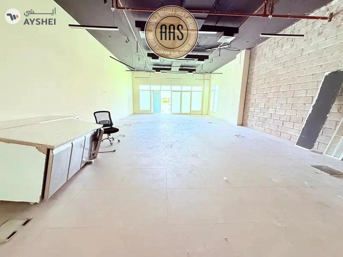 Ready to move spacious shop for rent with dewa wife free in dip 1 Dubai-1-landscape