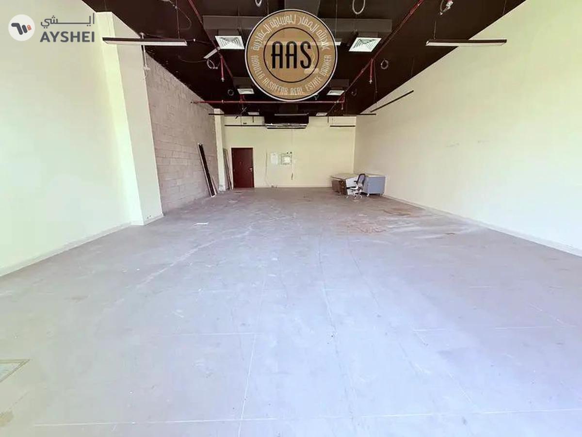 Ready to move spacious shop for rent with dewa wife free in dip 1 Dubai-4-4