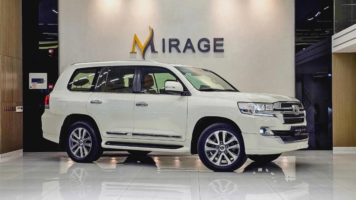 TOYOTA - LAND CRUISER - GXR 5.7L - V 8 CYLINDERS - GCC SPECS - 2019 MODEL - WHITE COLORE-0-0