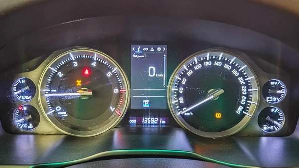 TOYOTA - LAND CRUISER - GXR 5.7L - V 8 CYLINDERS - GCC SPECS - 2019 MODEL - WHITE COLORE