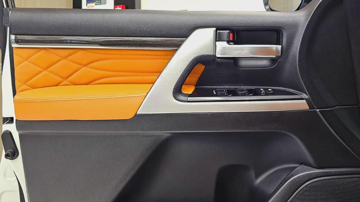TOYOTA - LAND CRUISER - GXR 5.7L - V 8 CYLINDERS - GCC SPECS - 2019 MODEL - WHITE COLORE-5-5