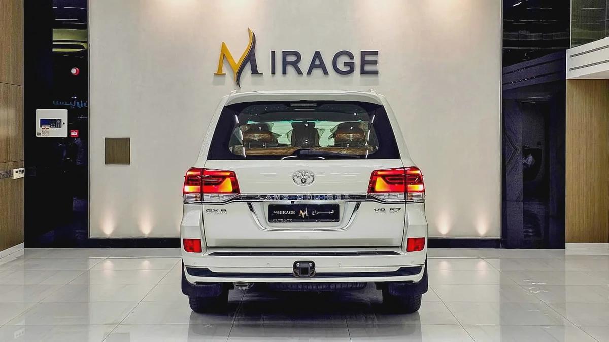 TOYOTA - LAND CRUISER - GXR 5.7L - V 8 CYLINDERS - GCC SPECS - 2019 MODEL - WHITE COLORE-13-13
