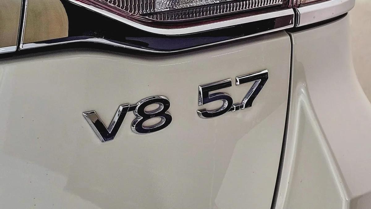 TOYOTA - LAND CRUISER - GXR 5.7L - V 8 CYLINDERS - GCC SPECS - 2019 MODEL - WHITE COLORE-14-14