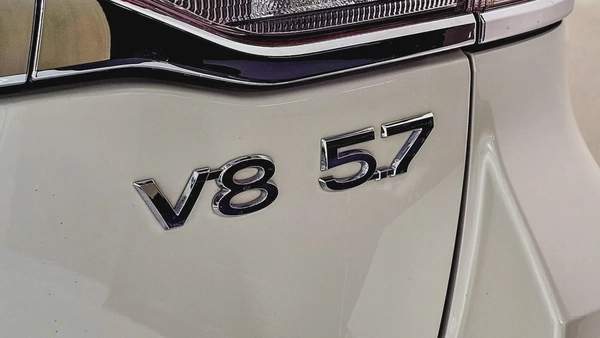 TOYOTA - LAND CRUISER - GXR 5.7L - V 8 CYLINDERS - GCC SPECS - 2019 MODEL - WHITE COLORE