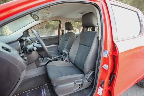 Mazda BT-50 | Double Cabin 4X2 | Manual | GCC Specs | Ref#M99655