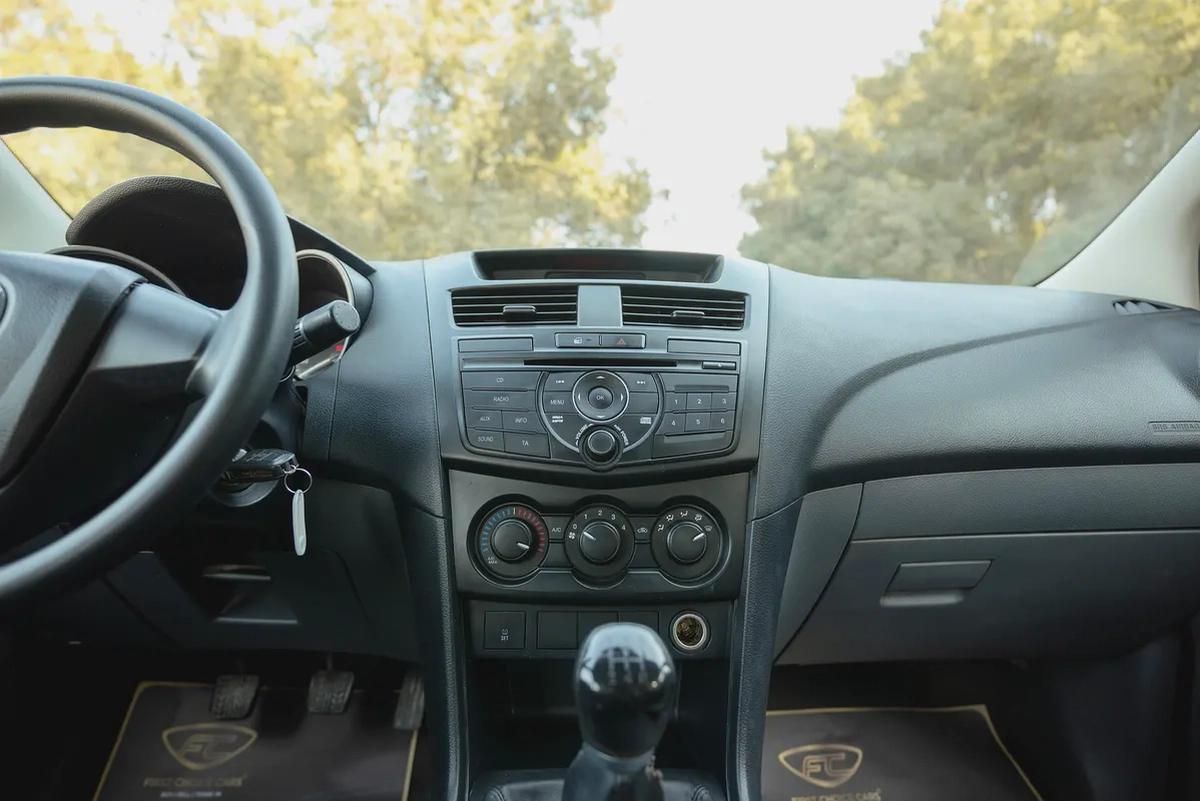 Mazda BT-50 | Double Cabin 4X2 | Manual | GCC Specs | Ref#M99655-15-15