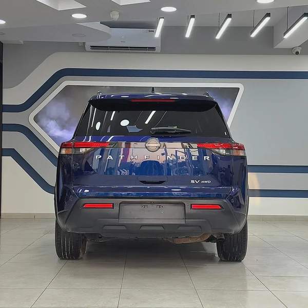 2022 Nissan Pathfinder SV
