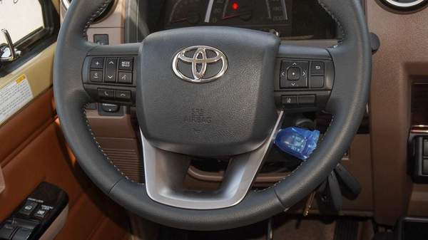 Toyota Land Cruiser 70 LX 4.0L V6 A/T