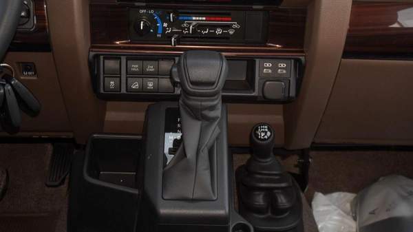 Toyota Land Cruiser 70 LX 4.0L V6 A/T