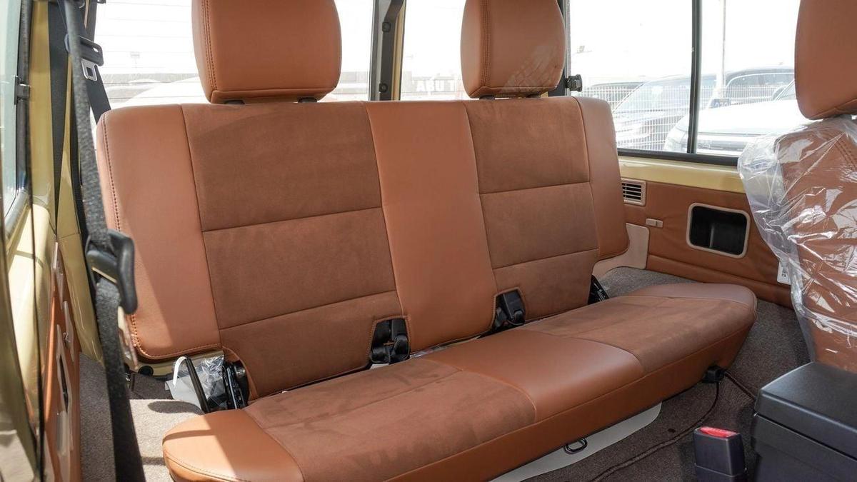 Toyota Land Cruiser 70 LX 4.0L V6 A/T-11-11