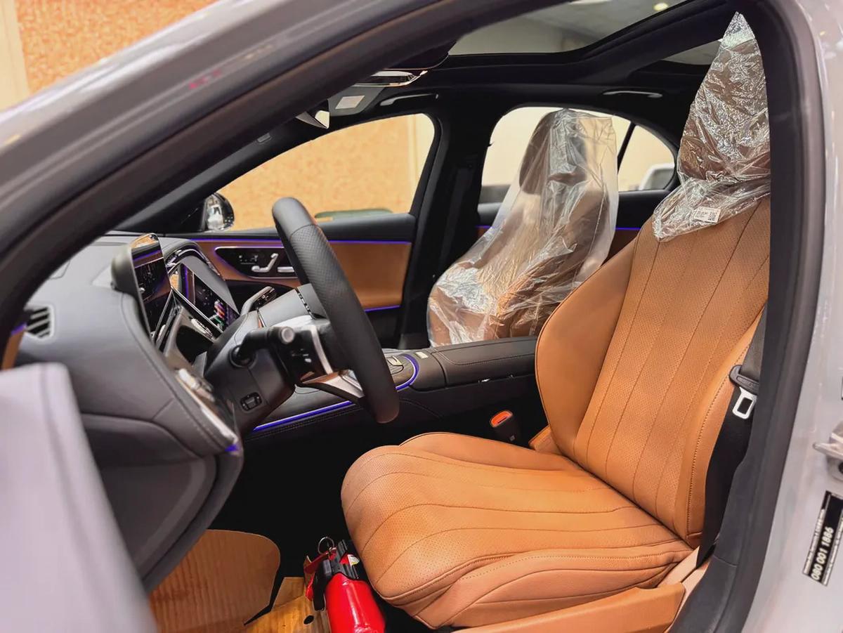 E 200 / AMG LINE / BRAND NEW / FULL OPTION-9-9