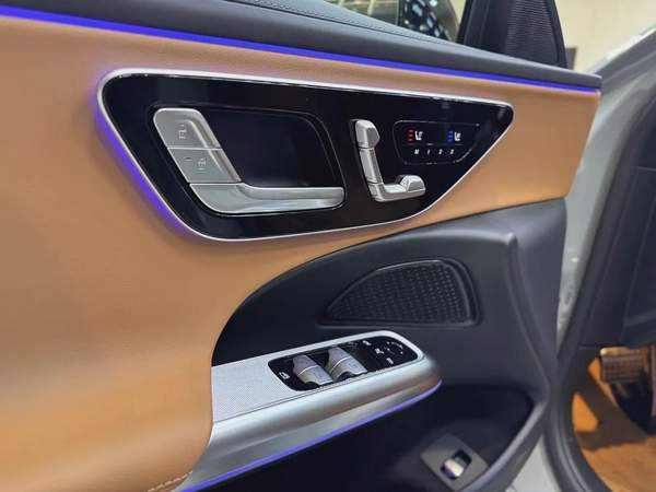 E 200 / AMG LINE / BRAND NEW / FULL OPTION