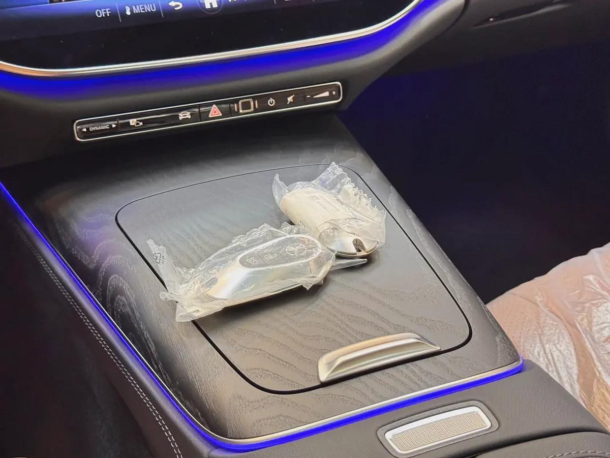 E 200 / AMG LINE / BRAND NEW / FULL OPTION-15-15