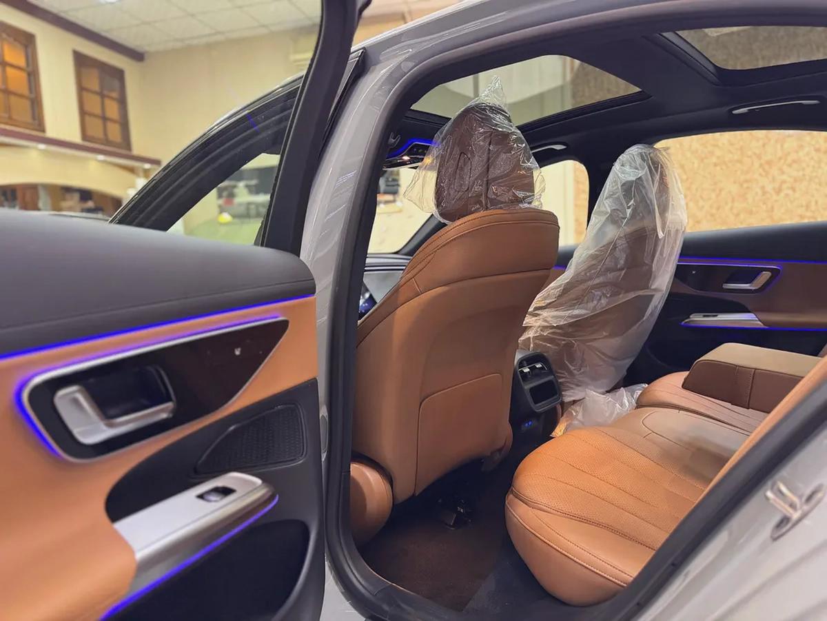 E 200 / AMG LINE / BRAND NEW / FULL OPTION-16-16