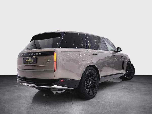 RANGE ROVER V8 LONG WHEEL BASE P530 7 SEATER - FULLY LOADED