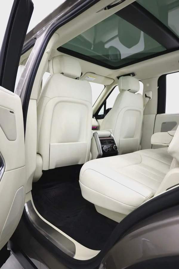 RANGE ROVER V8 LONG WHEEL BASE P530 7 SEATER - FULLY LOADED
