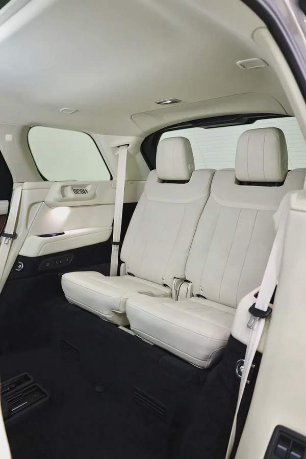 RANGE ROVER V8 LONG WHEEL BASE P530 7 SEATER - FULLY LOADED