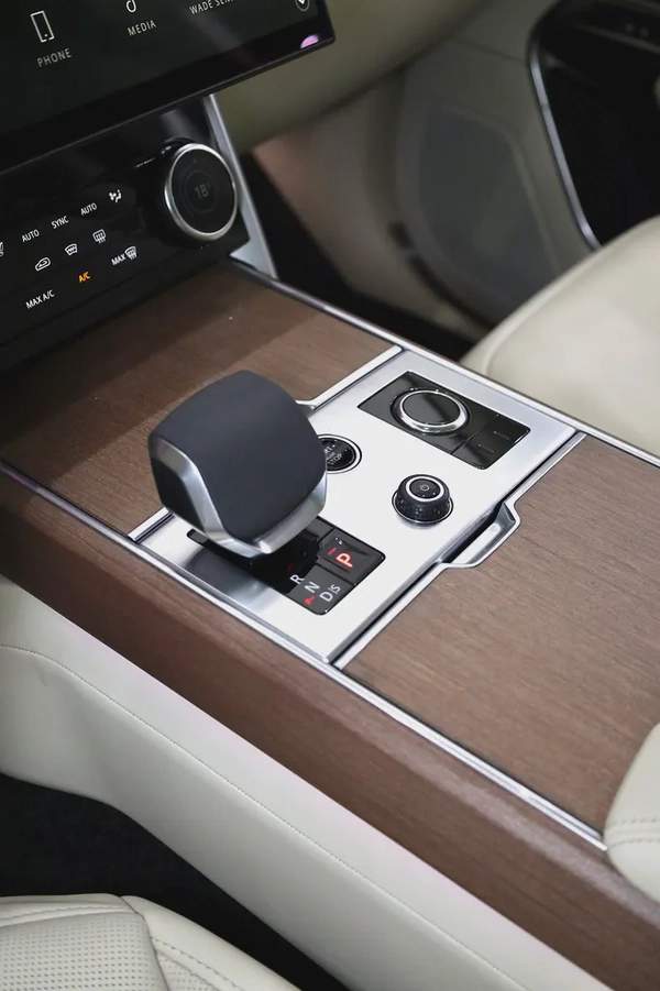 RANGE ROVER V8 LONG WHEEL BASE P530 7 SEATER - FULLY LOADED