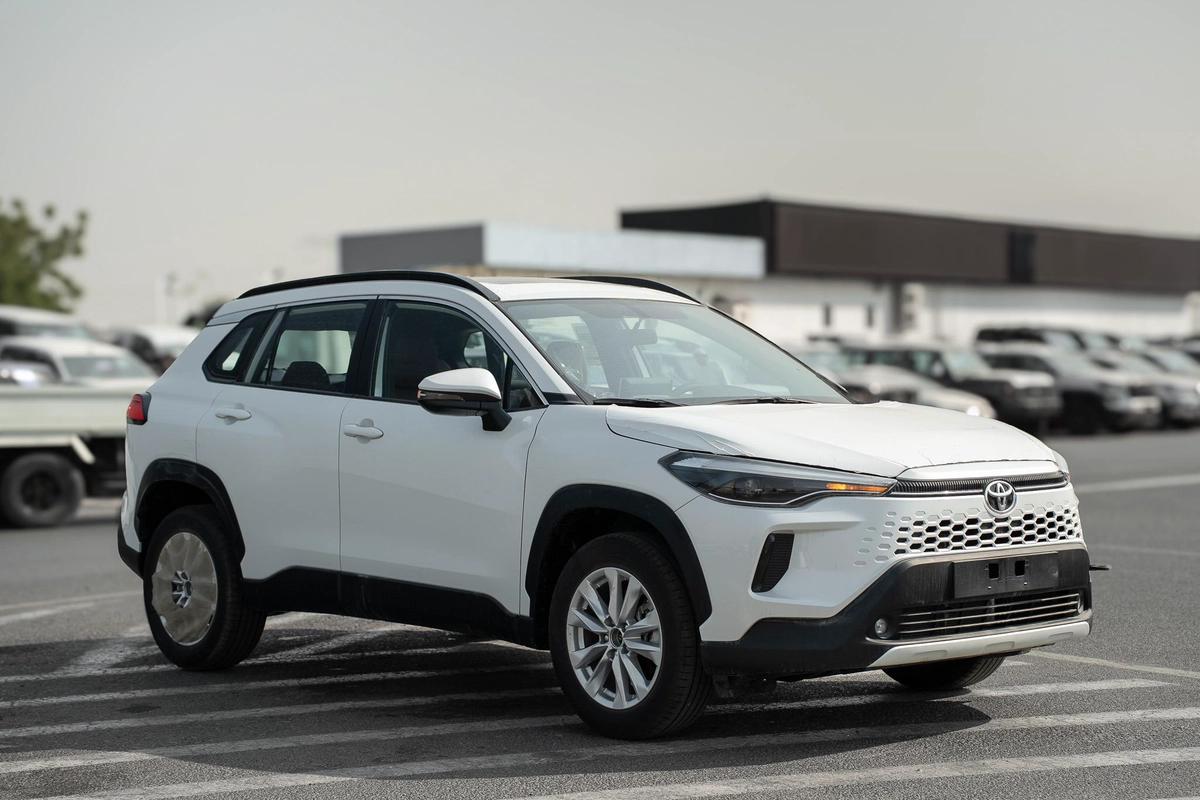 TOYOTA COROLLA CROSS 1.8L FWD 2025 | BRAND NEW | GCC SPECS-2-2