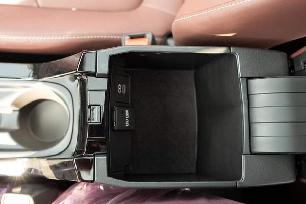 TOYOTA COROLLA CROSS 1.8L FWD 2025 | BRAND NEW | GCC SPECS