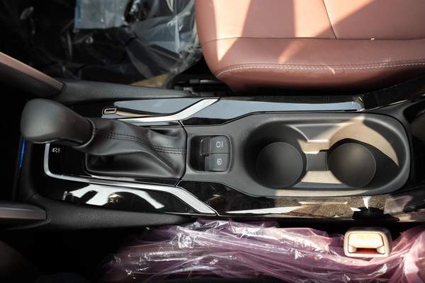 TOYOTA COROLLA CROSS 1.8L FWD 2025 | BRAND NEW | GCC SPECS