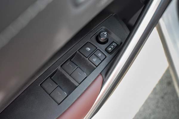 TOYOTA COROLLA CROSS 1.8L FWD 2025 | BRAND NEW | GCC SPECS