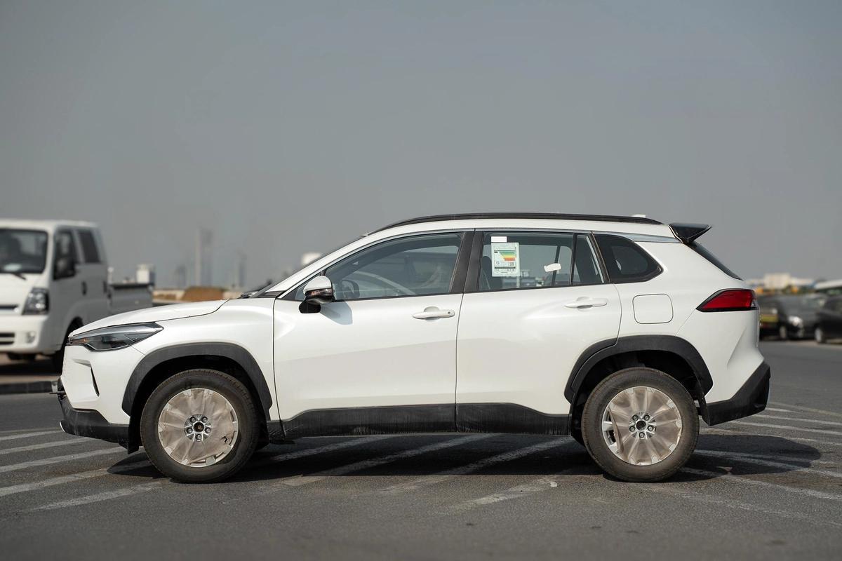 TOYOTA COROLLA CROSS 1.8L FWD 2025 | BRAND NEW | GCC SPECS-8-8