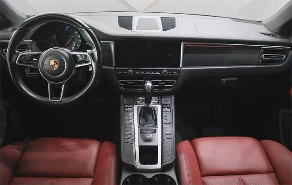 PORSCHE MACAN 2021 - GCC - FULLY LOADED - AMAZING CONDITION