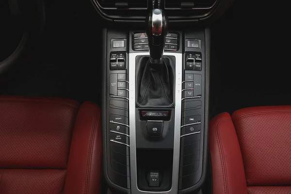 PORSCHE MACAN 2021 - GCC - FULLY LOADED - AMAZING CONDITION