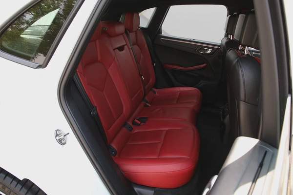 PORSCHE MACAN 2021 - GCC - FULLY LOADED - AMAZING CONDITION