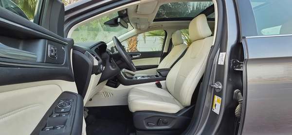 2022 Ford Edge Titanium -AWD-Excellent Condition-Under Warranty and Service Contract