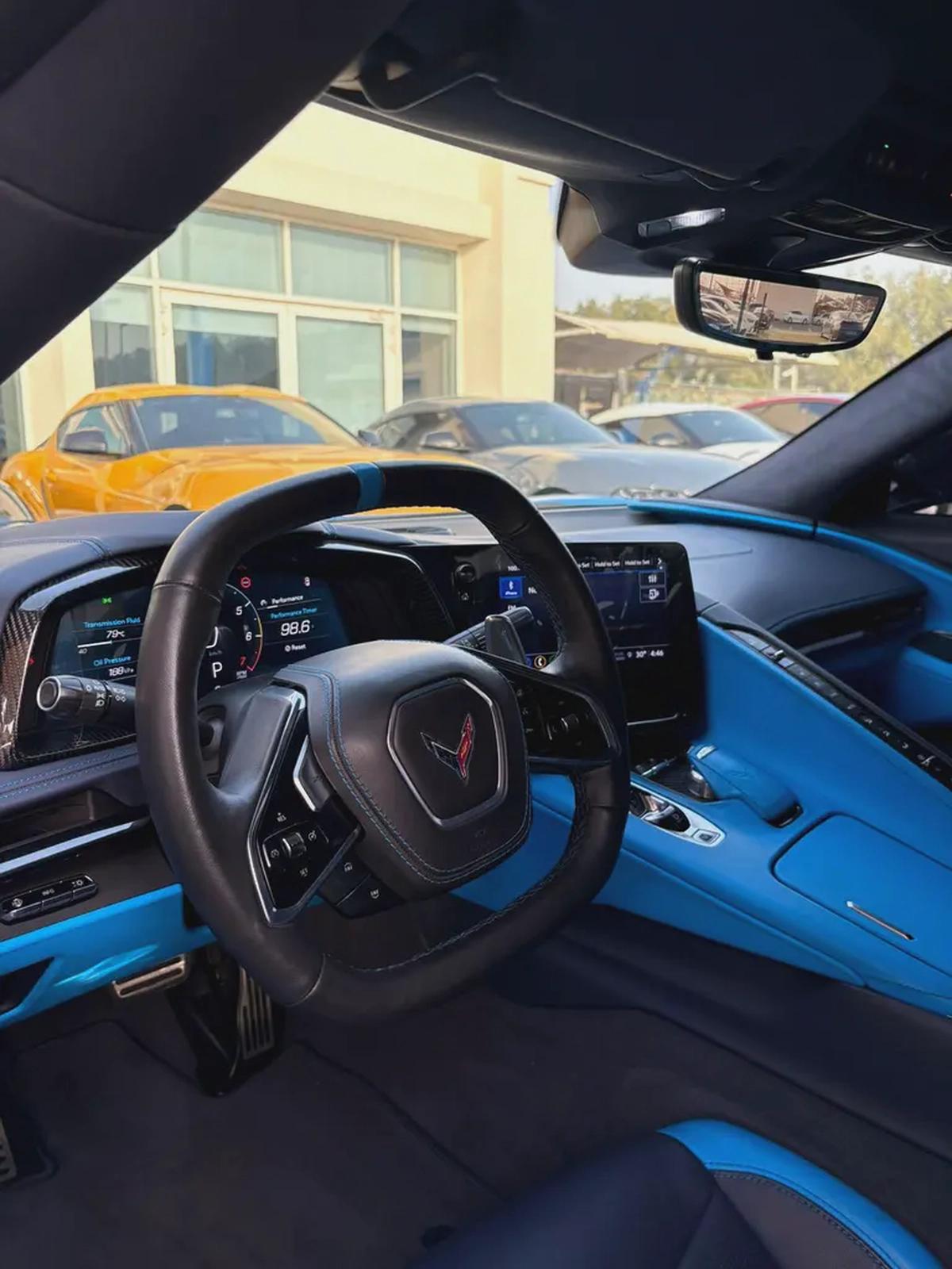 CHEVROLET CORVETTE C8 3LT GCC 2023 70th anniversary Special Order Full Service History (Under Warran-8-8