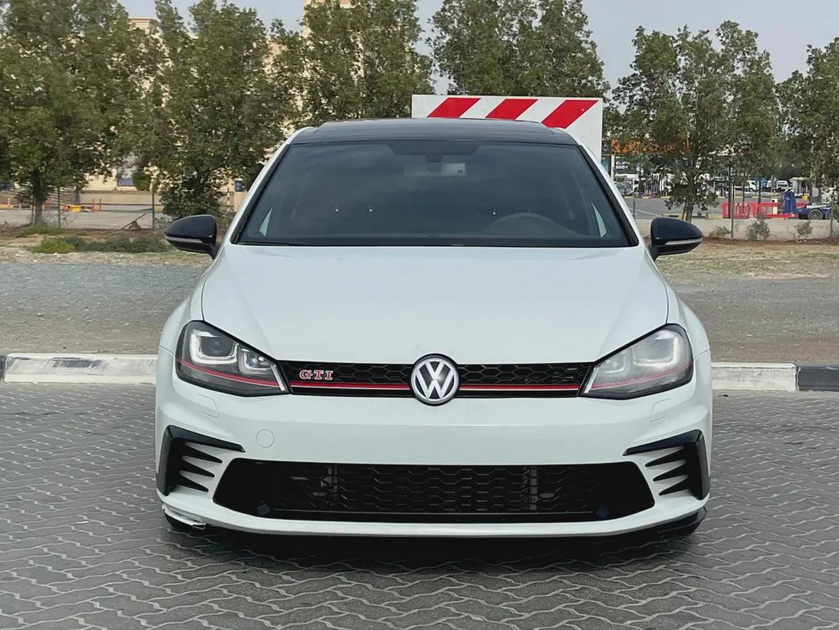 Volkswagen Golf GTI GCC full option excellent condition-1-1
