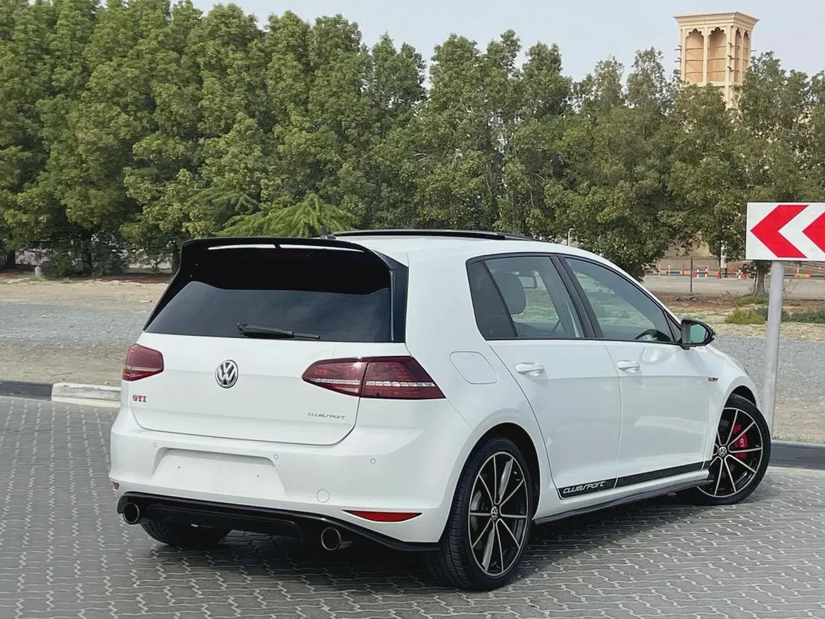 Volkswagen Golf GTI GCC full option excellent condition-5-5