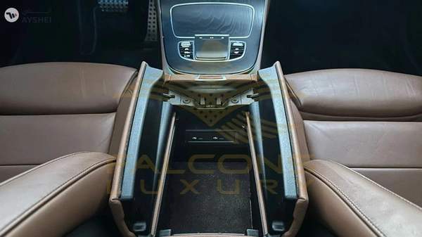 Mercedes-Benz E300 Premium 2.0L